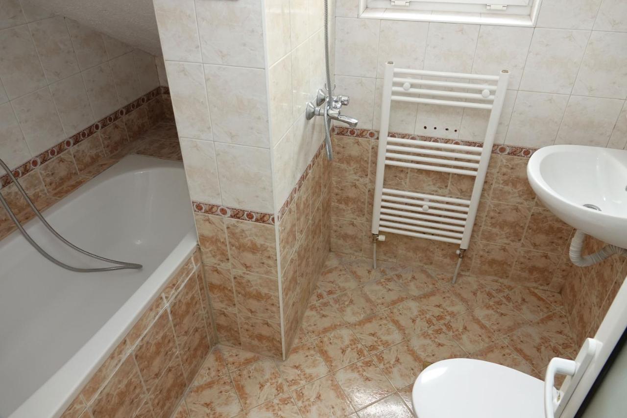 Семеен Хотел Орфей Teshel Exterior foto